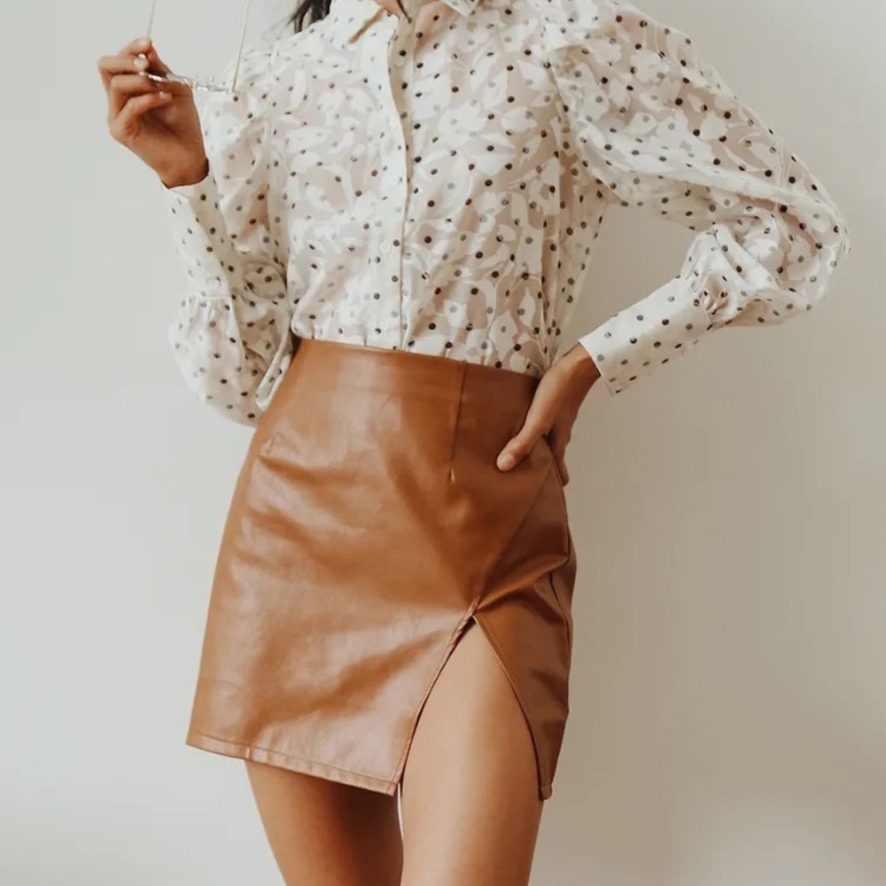 NWT Lulus Camel Vegan Leather Mini Skirt, Size S